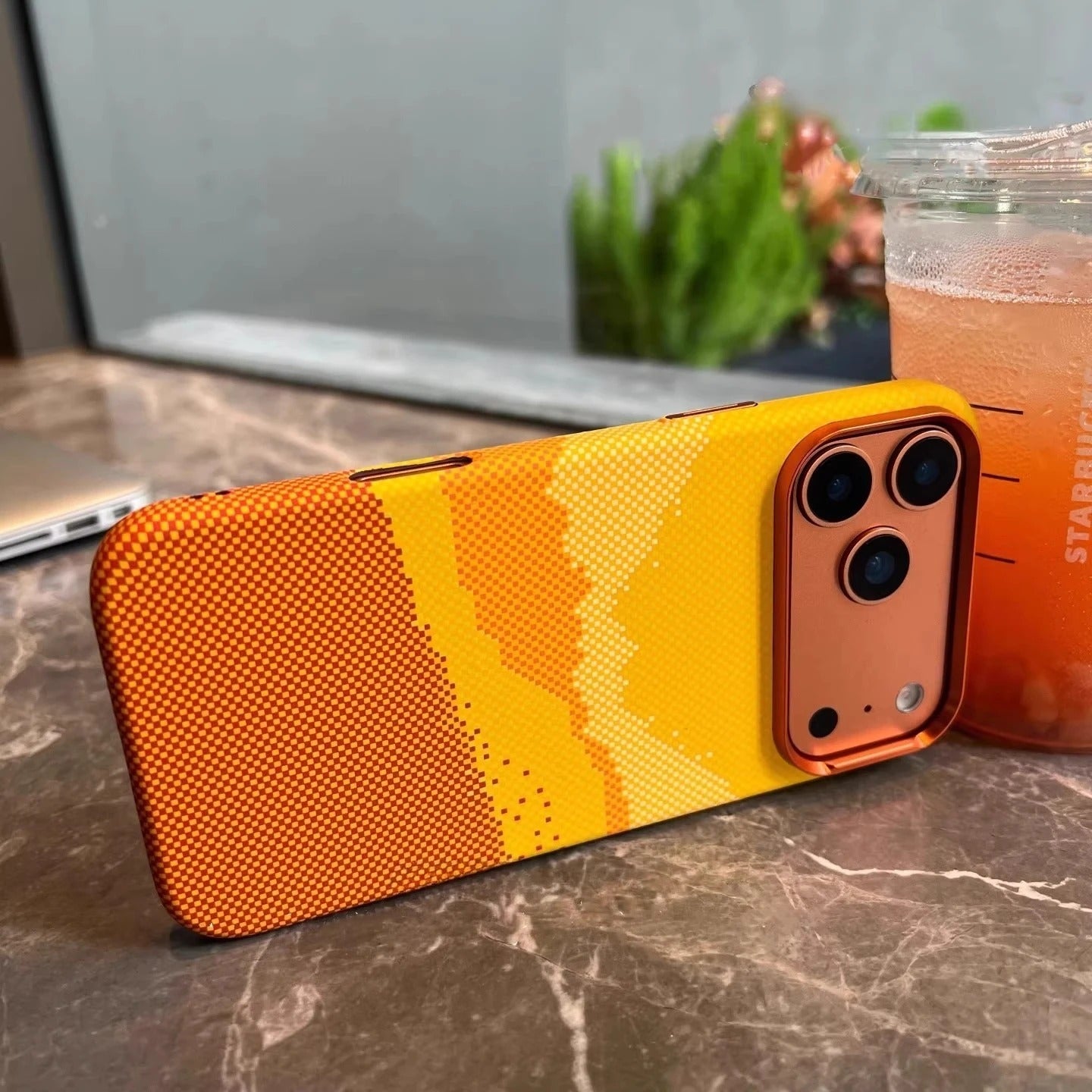 Luxury iPhone Case — Magnetic, Shockproof 600D Kevlar Carbon-Fiber Textured Thin PC Cover with MagSafe Wireless Charging Support