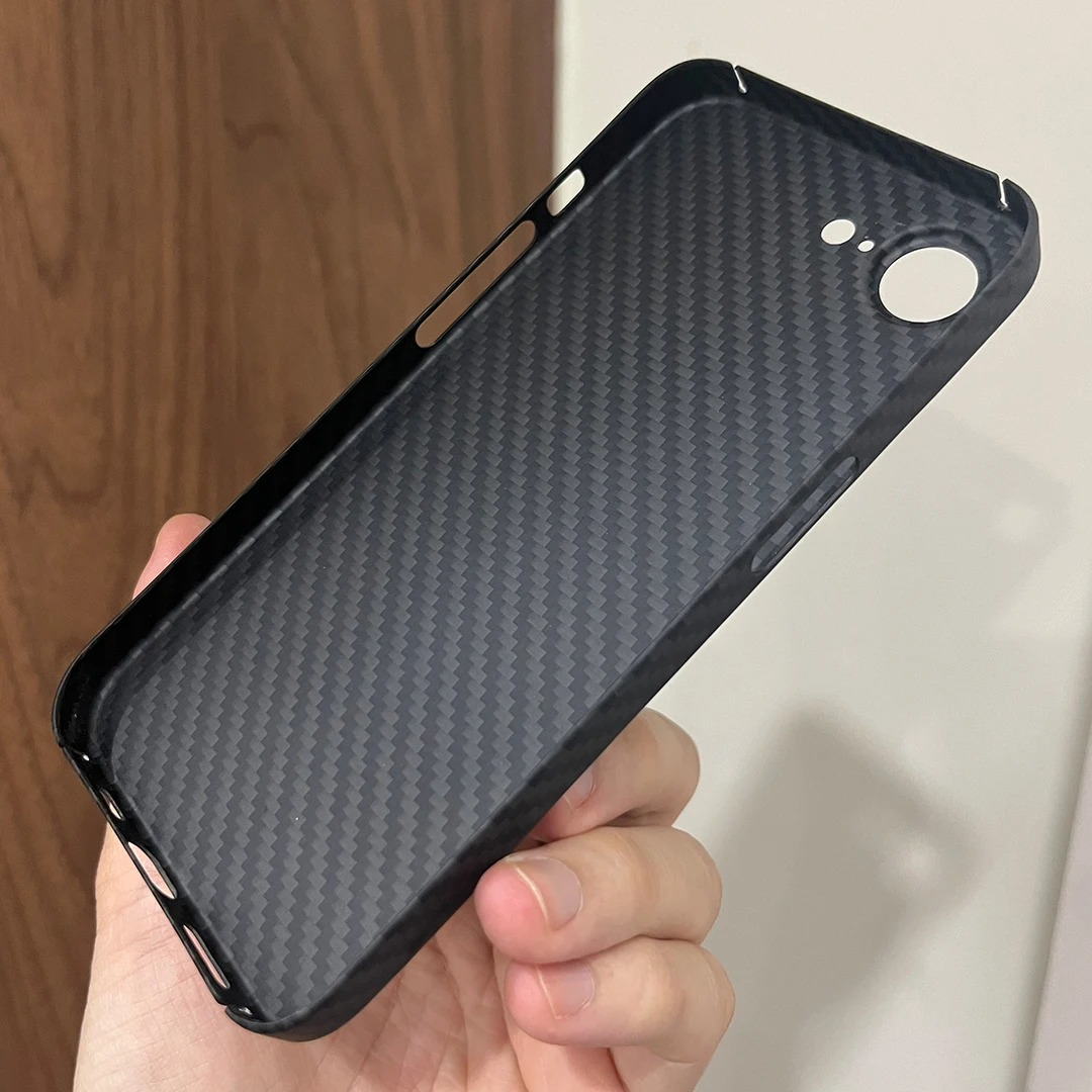 Luxury iPhone Case — Real 600D Aramid Carbon Fiber Half-Wrapped Cover with Anti-Fingerprint, Anti-Scratch Lightweight Design