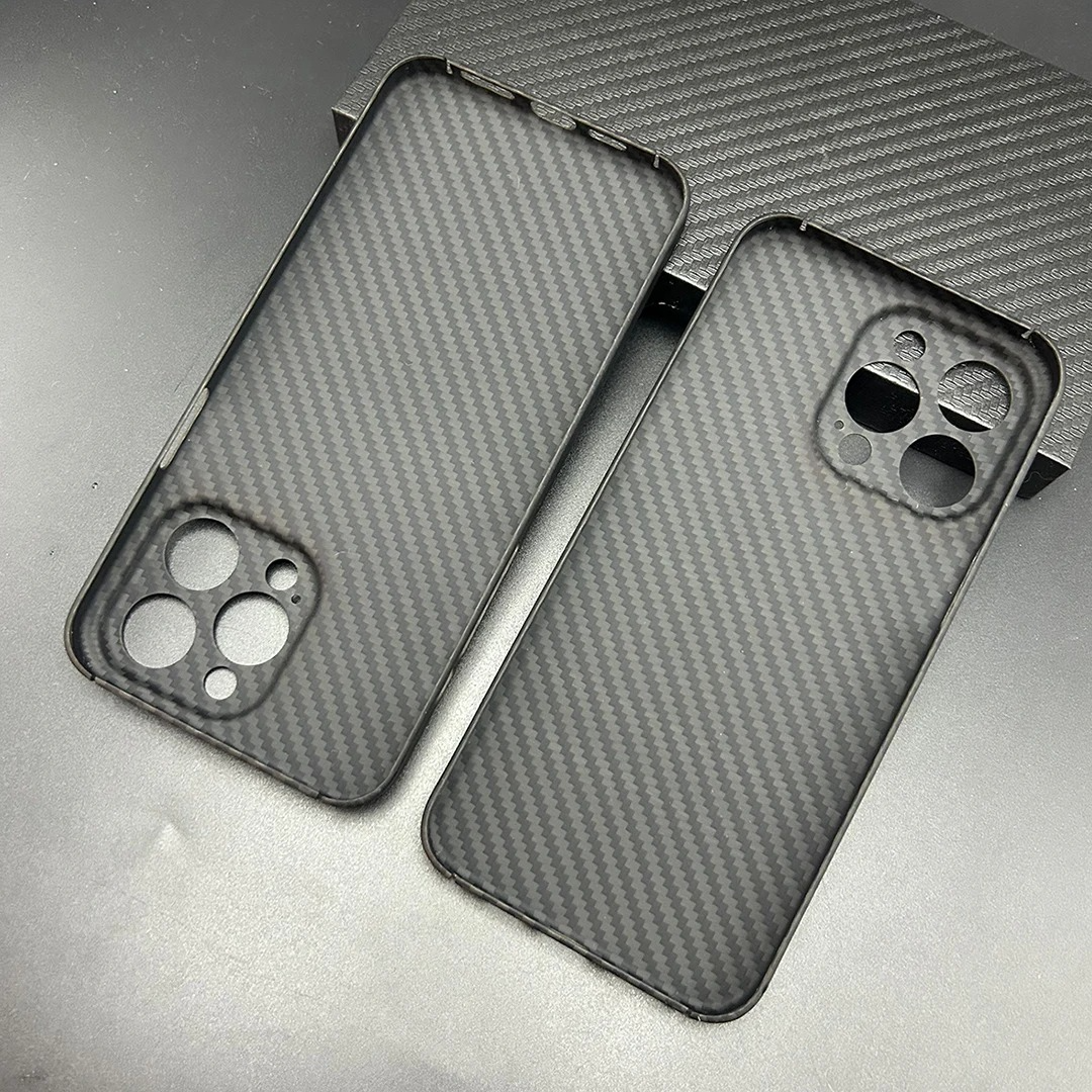 Luxury iPhone Case — Real 600D Aramid Carbon Fiber Half-Wrapped Cover with Anti-Fingerprint, Anti-Scratch Lightweight Design