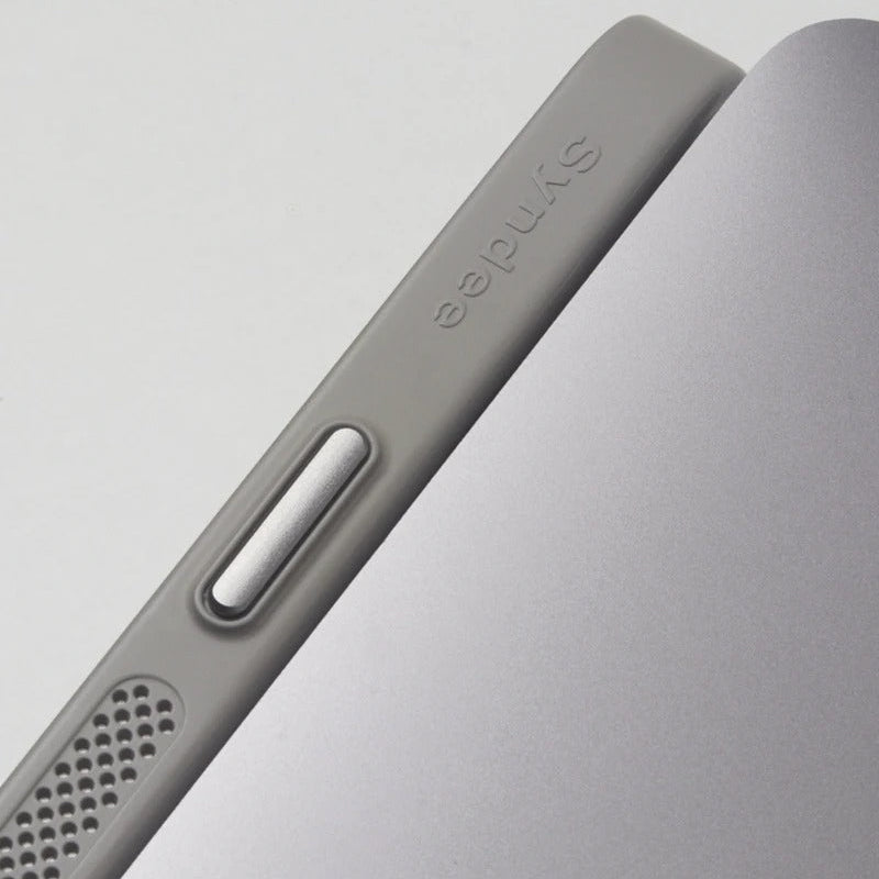 Luxury iPhone MagSafe C Heatase Dissipation Grid Design — Hard Matte Shockproof Cover with Wireless Charging Support, Anti-Fingerprint Scratch-Resistant Finish