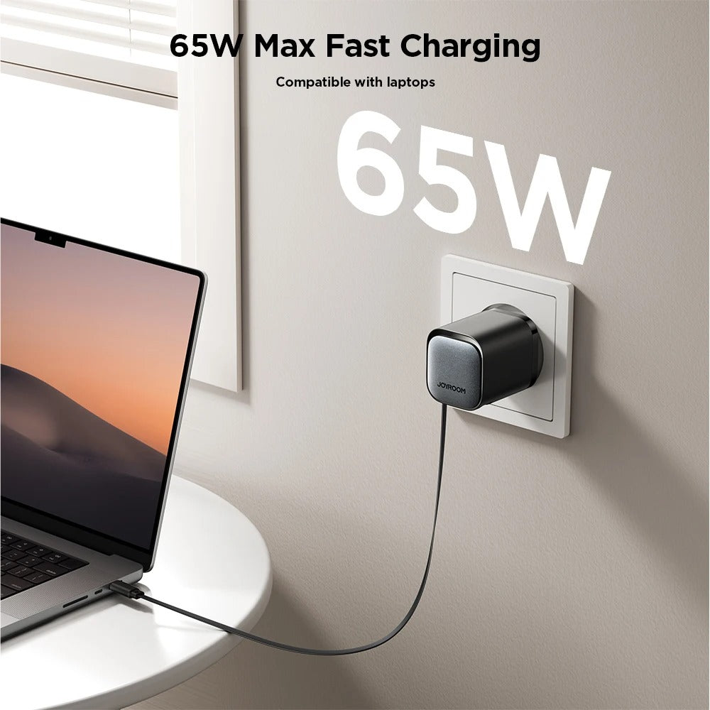 High-Quality 65W GaN Fast Charger with Built-In Retractable USB-C Cable, Dual USB Output, Compact Foldable Design, Multi-Device Travel Wall Adapter