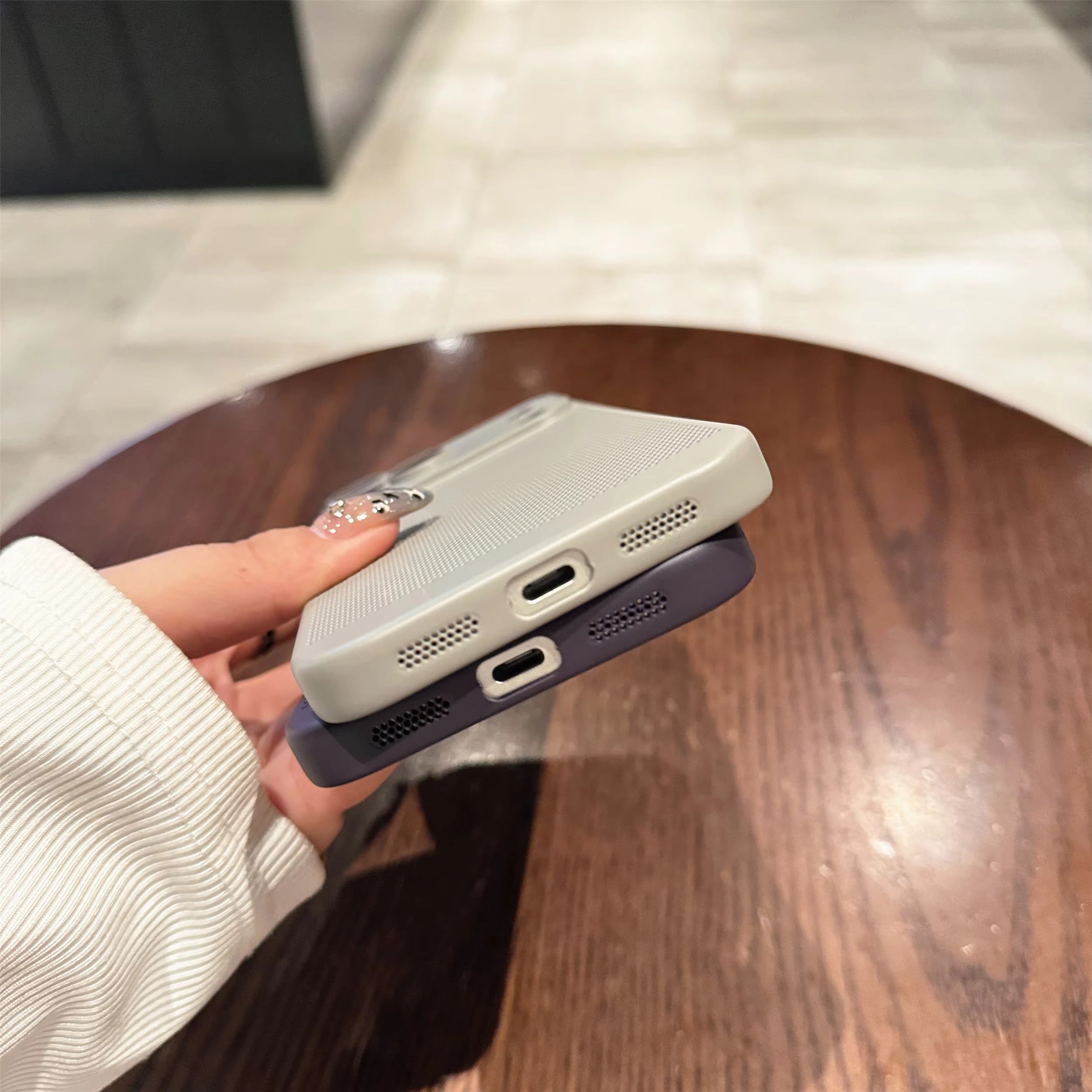 Impact-Ready iPhone Case with Heat Dissipation — Cooling Mesh Back, Shockproof Hard Cover, Breathable Design, Anti-Scratch & Lightweight Protection