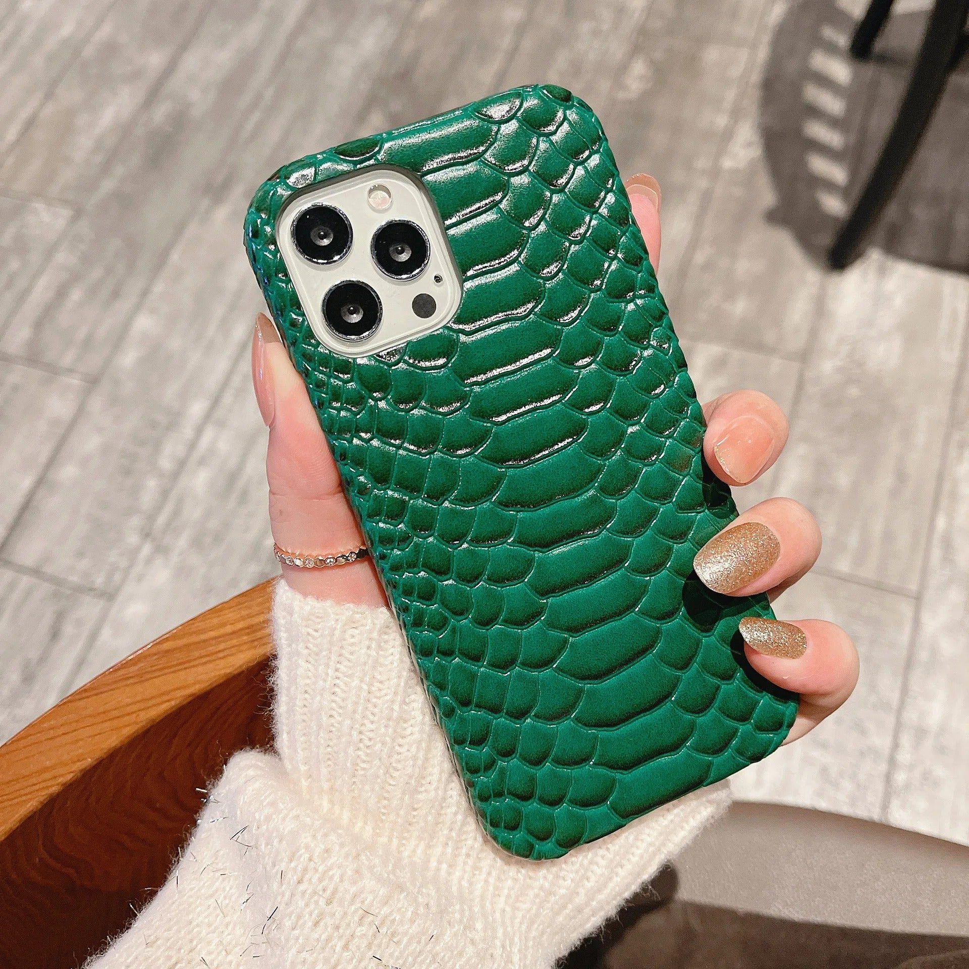 Luxury iPhone Case — Python Skin Pattern Hard Cover with Anti-Drop Shockproof Protection, Anti-Fingerprint Anti-Scratch PU Leather Design