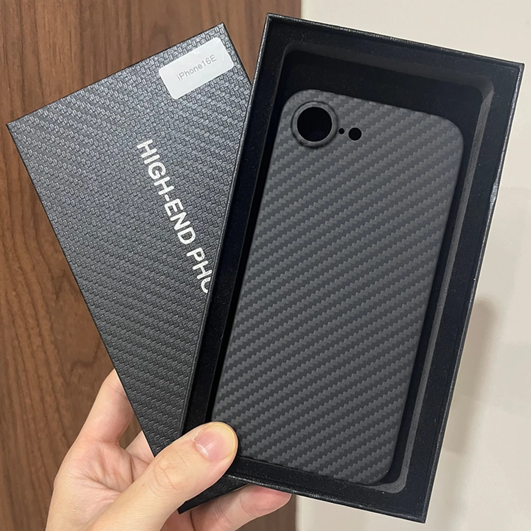 Luxury iPhone Case — Real 600D Aramid Carbon Fiber Half-Wrapped Cover with Anti-Fingerprint, Anti-Scratch Lightweight Design