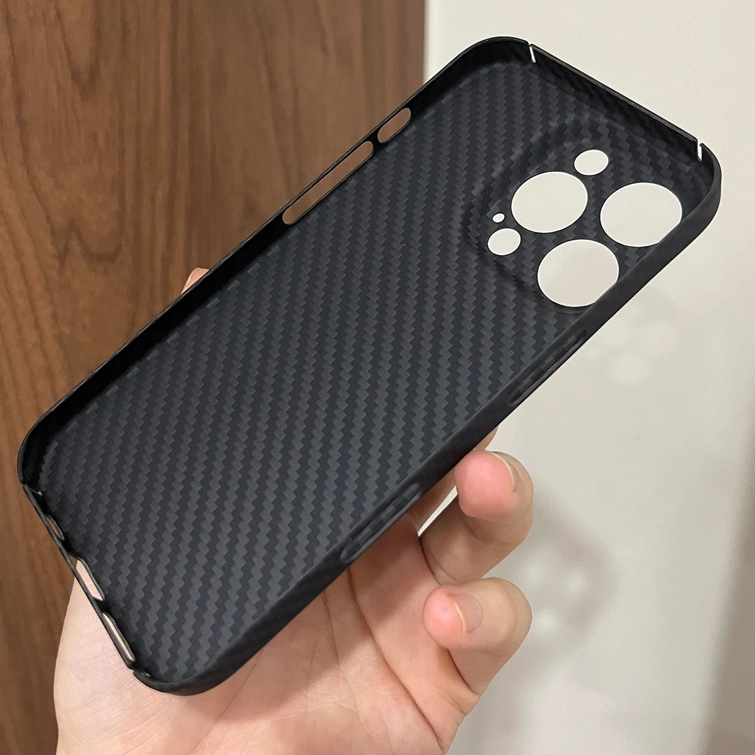 Luxury iPhone Case — Real 600D Aramid Carbon Fiber Half-Wrapped Cover with Anti-Fingerprint, Anti-Scratch Lightweight Design
