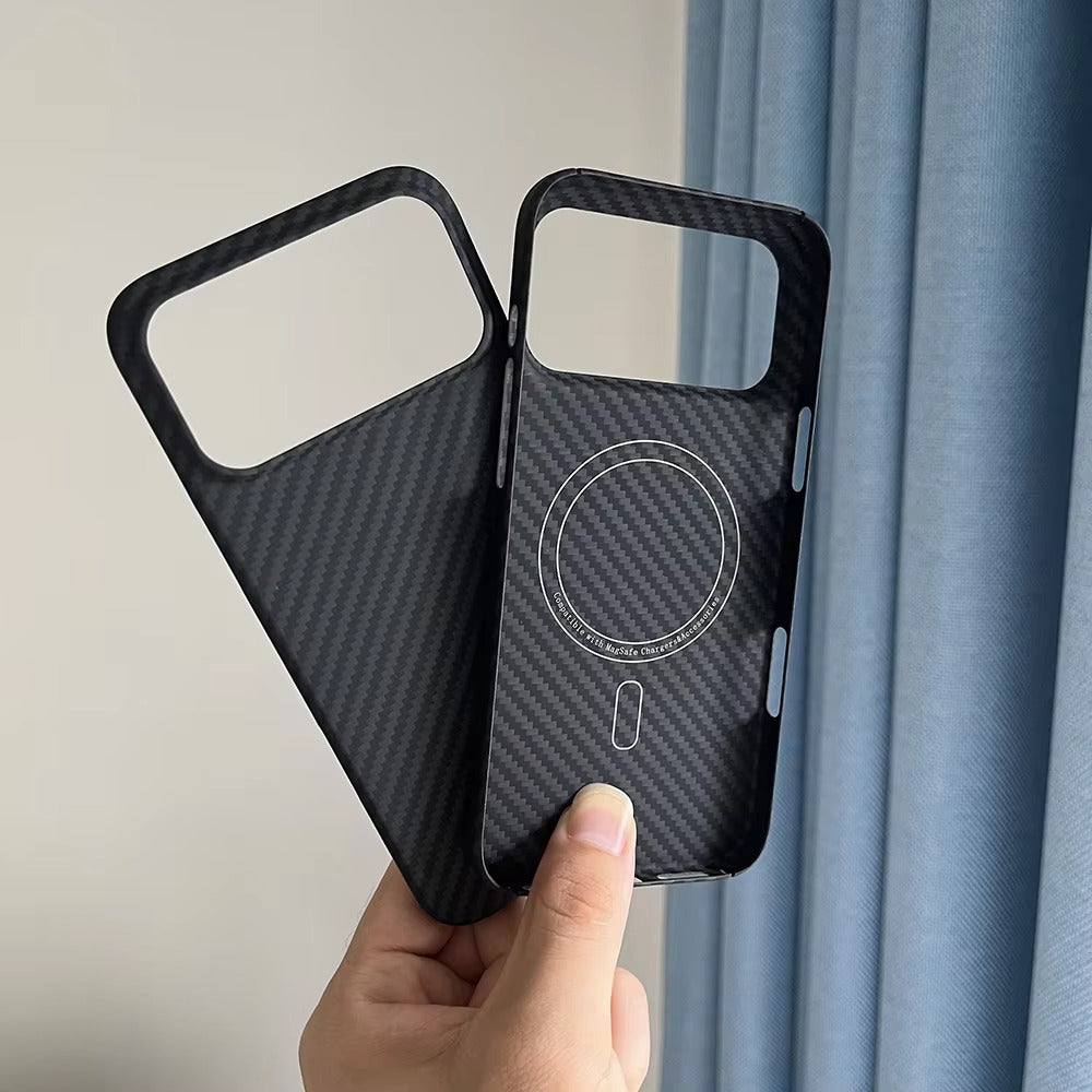 Luxury iPhone Case — Ultra-Thin Aramid Carbon Fiber MagSafe Cover with Full-Coverage Lightweight Protection and Durable Scratch-Resistant Texture