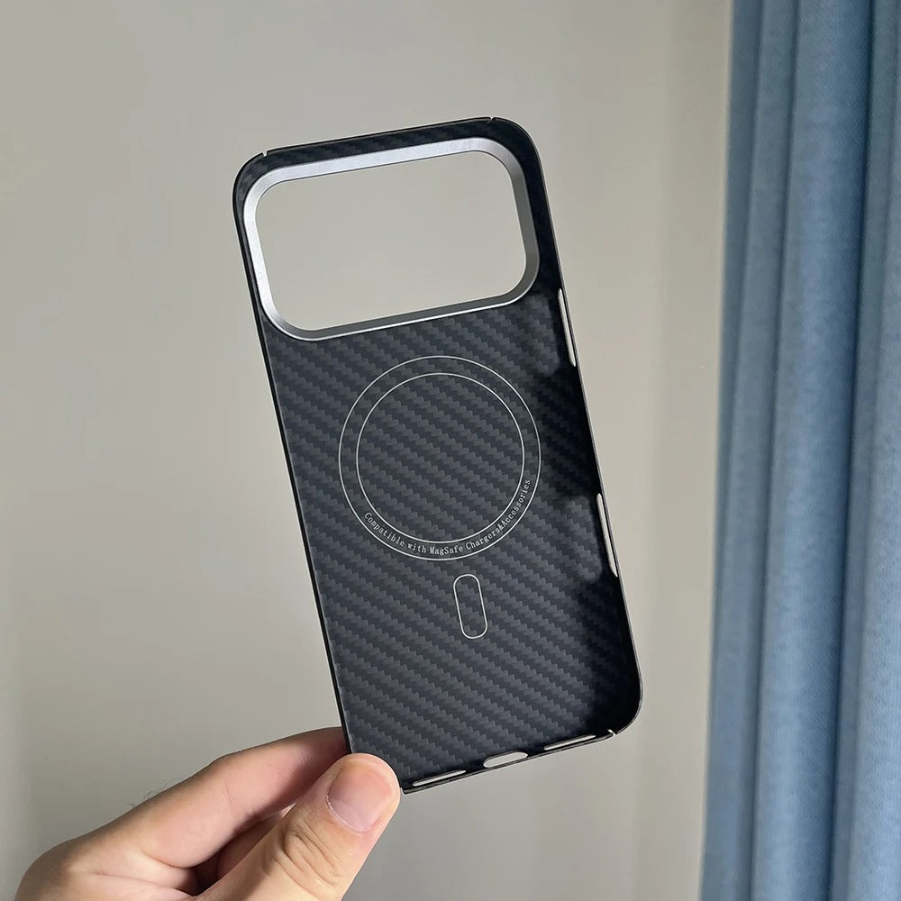 Luxury iPhone Case — Ultra-Thin Aramid Carbon Fiber MagSafe Cover with Full-Coverage Lightweight Protection and Durable Scratch-Resistant Texture