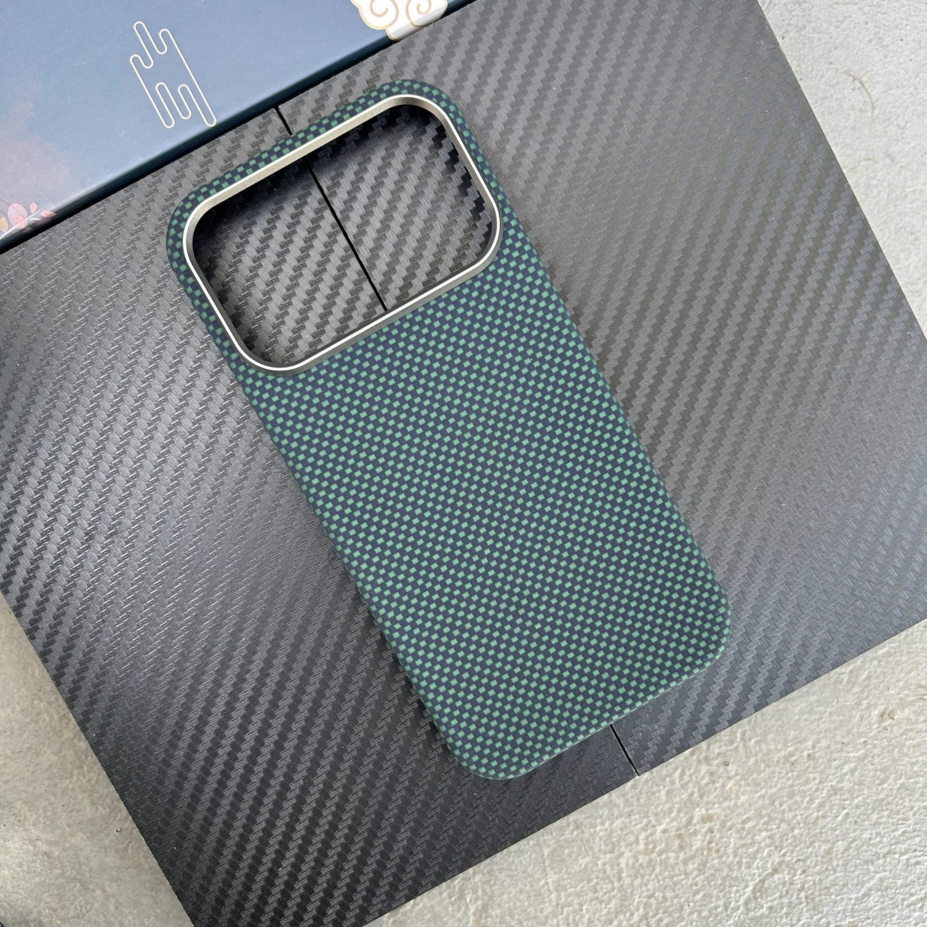 Luxury iPhone Case — Ultra-Thin Aramid Carbon Fiber MagSafe Cover with Kevlar-Grade Protection, Shock-Resistant Slim Design and Washable Finish